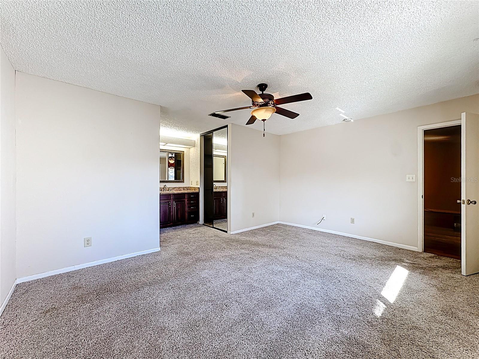 Image 36 of 49 For 2 Escondido Circle 190