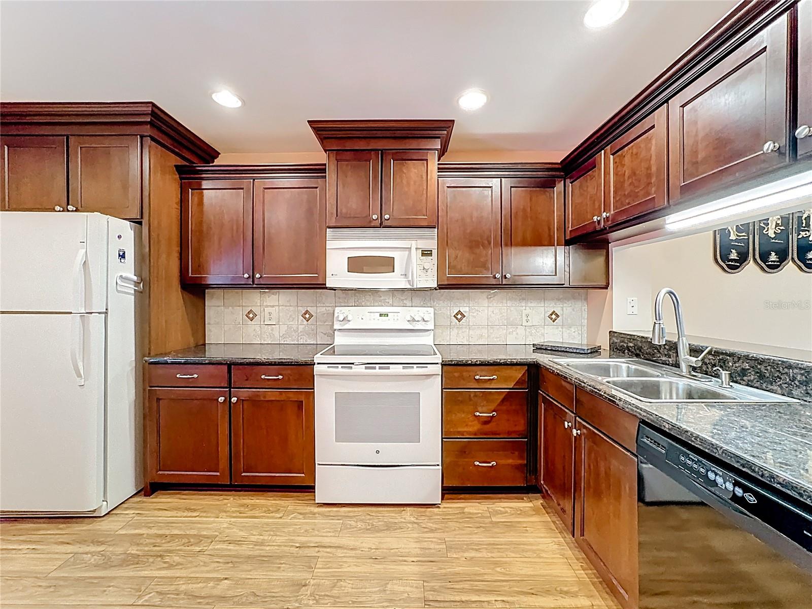 Image 8 of 49 For 2 Escondido Circle 190