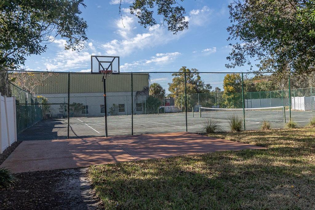 Image 15 of 17 For 100 Kentucky Avenue H6