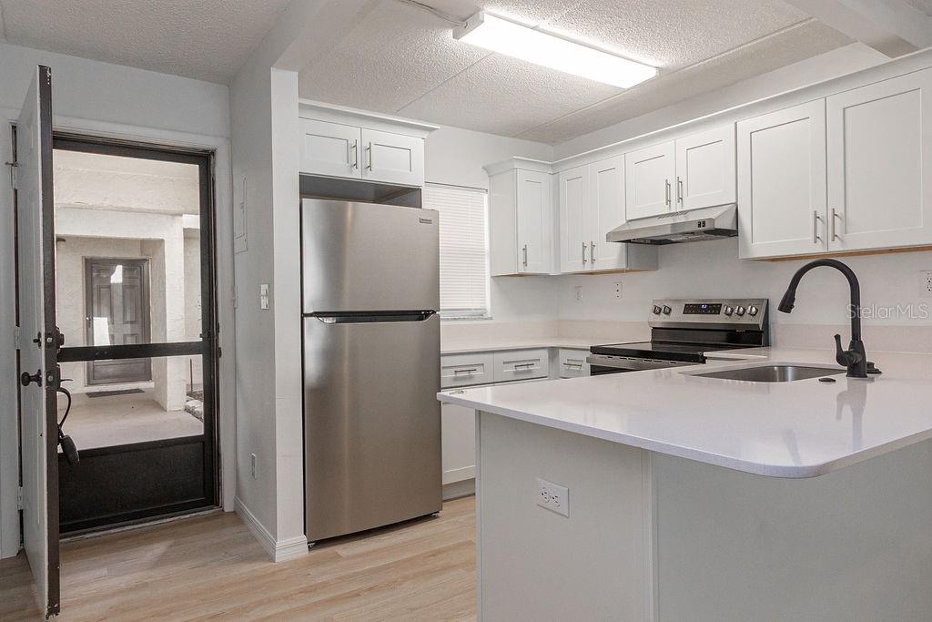 Image 4 of 17 For 100 Kentucky Avenue H6