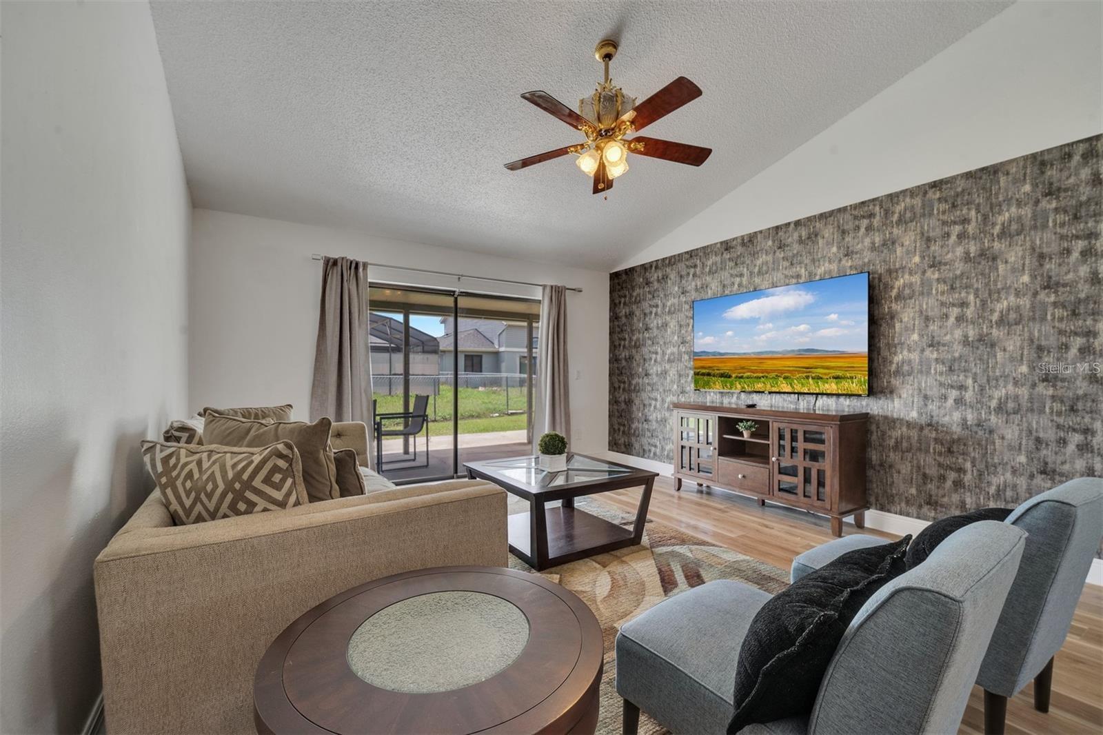 Image 7 of 25 For 153 Sandalwood Drive