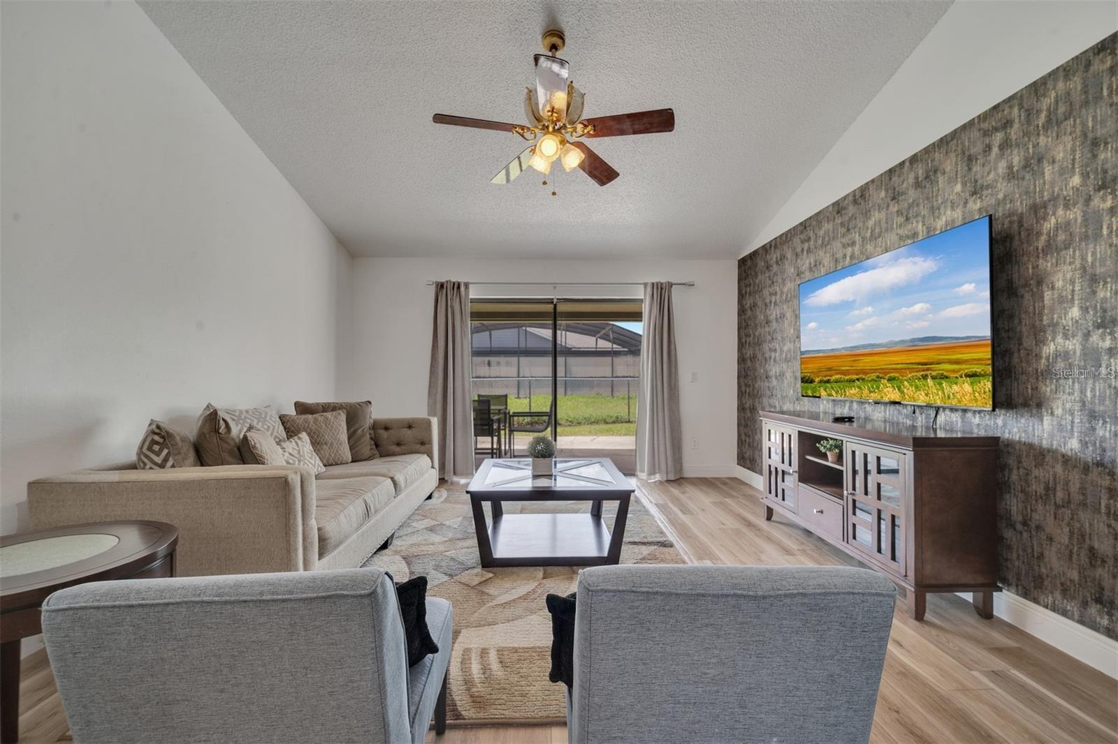 Image 8 of 25 For 153 Sandalwood Drive