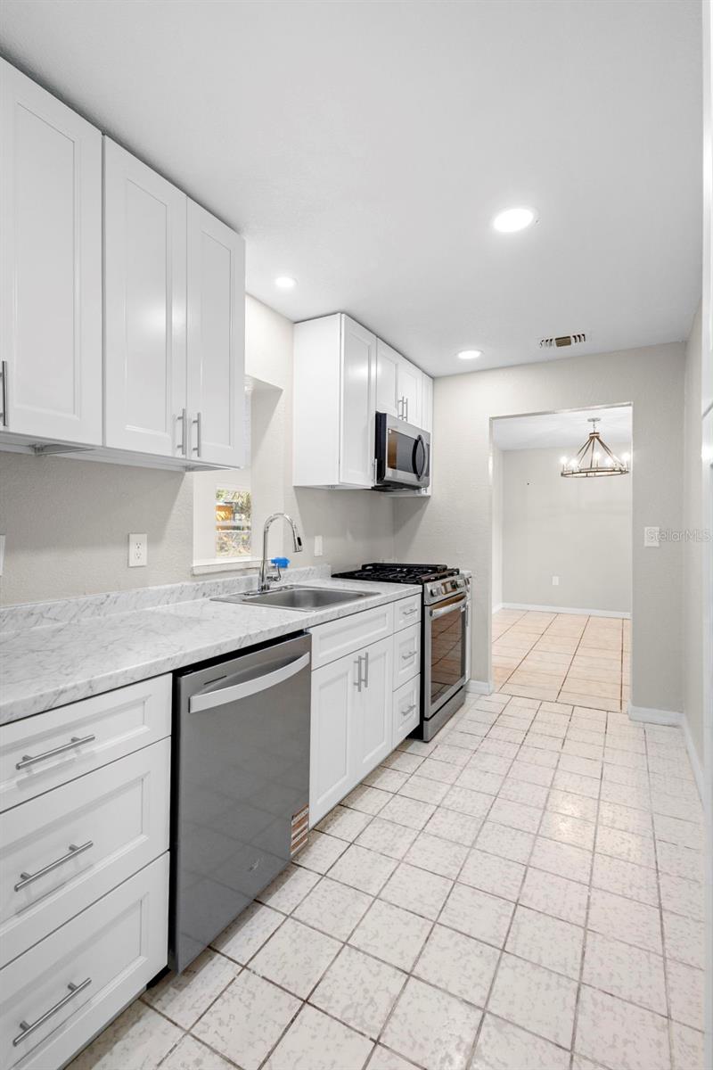 Image 7 of 28 For 1604 Stocking Street