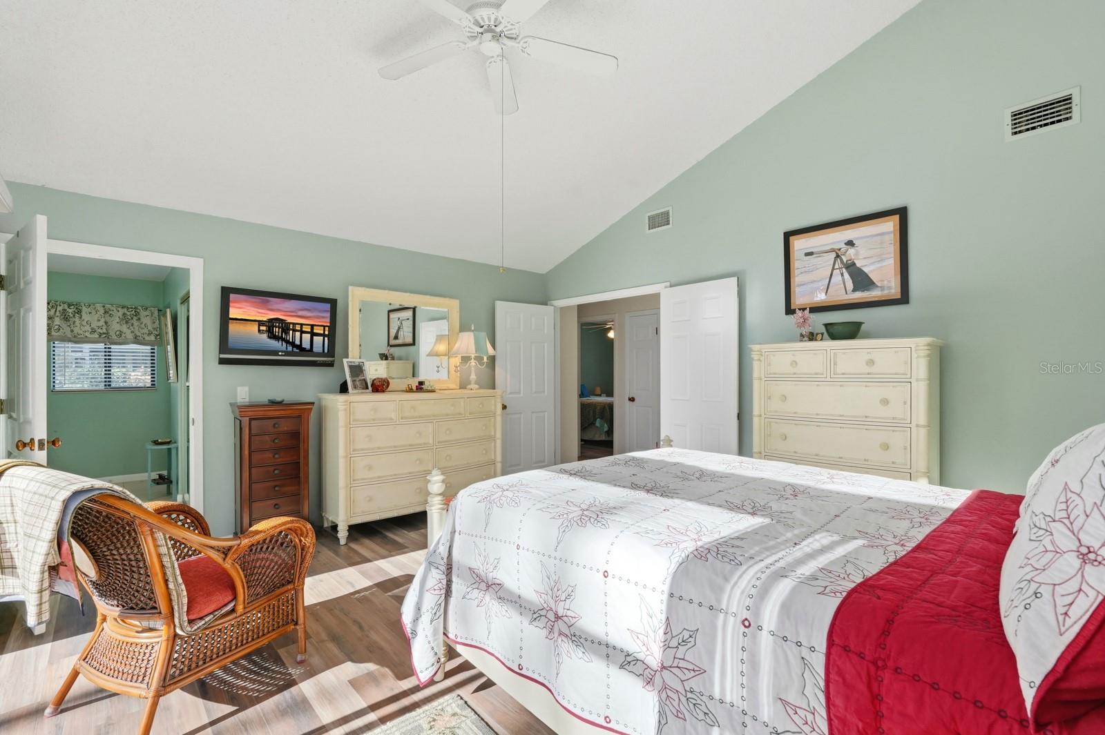 Image 27 of 51 For 57 Weymouth Lane