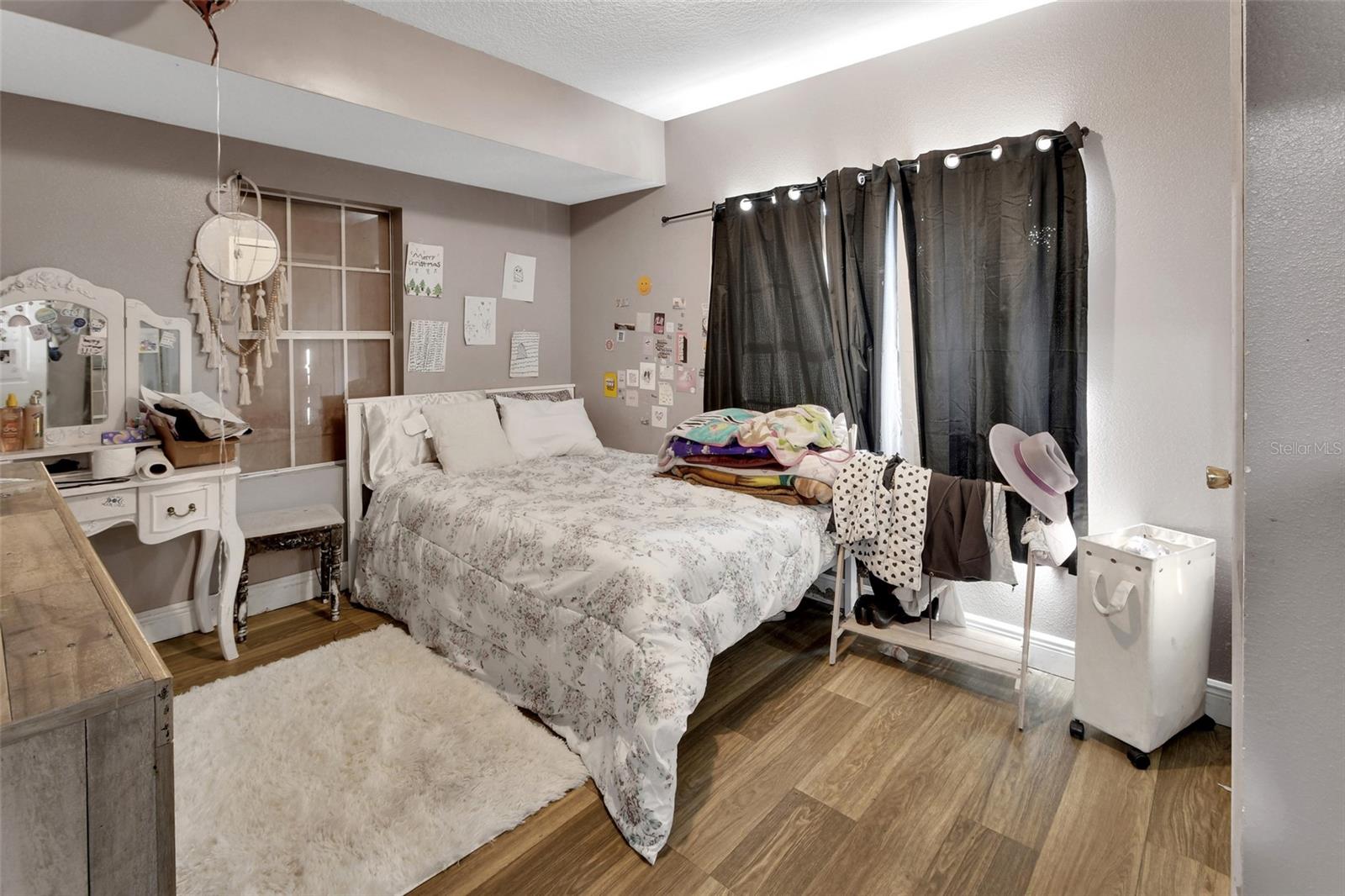 Image 19 of 40 For 2525 Vista Park Drive