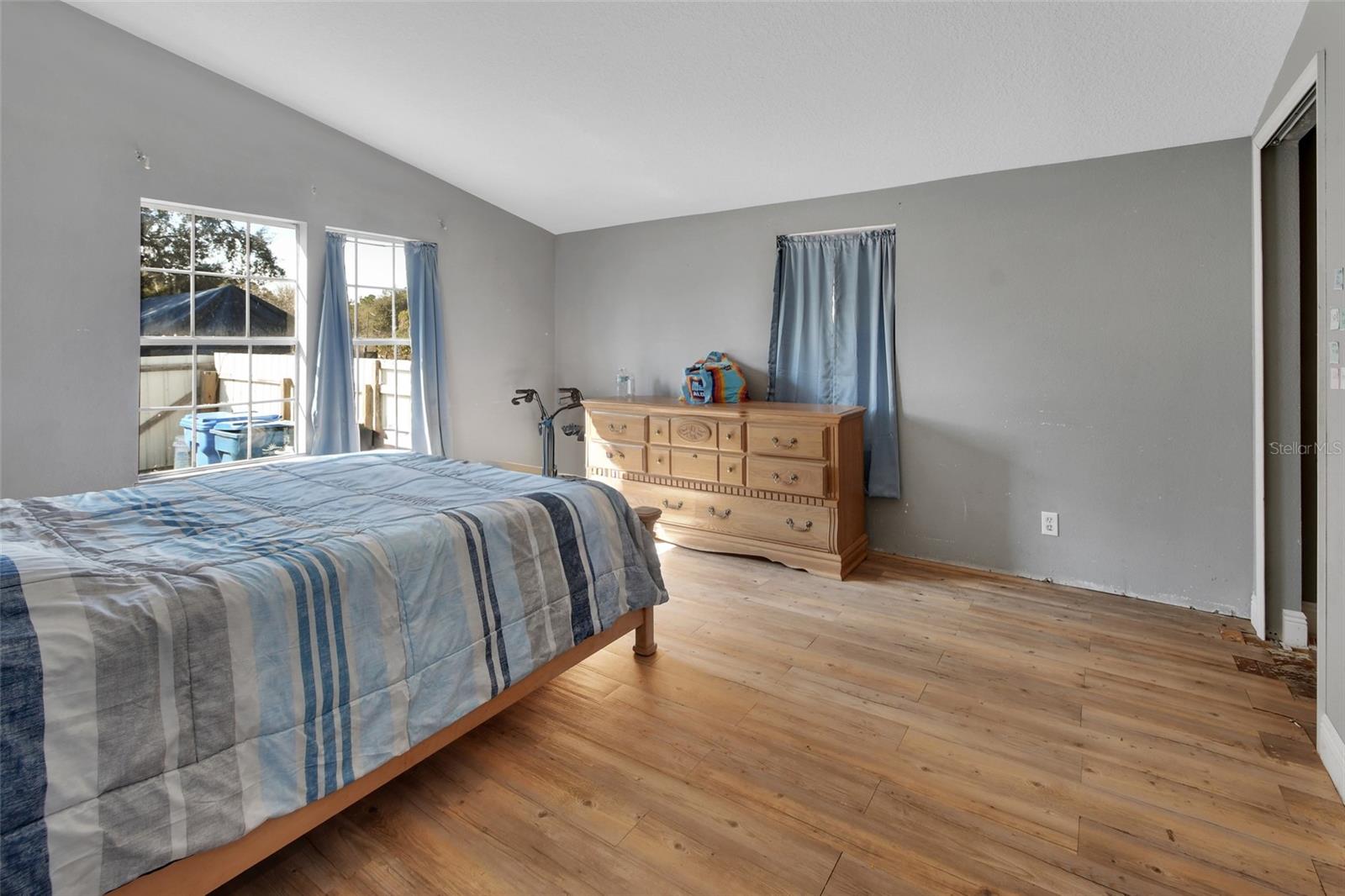 Image 26 of 40 For 2525 Vista Park Drive