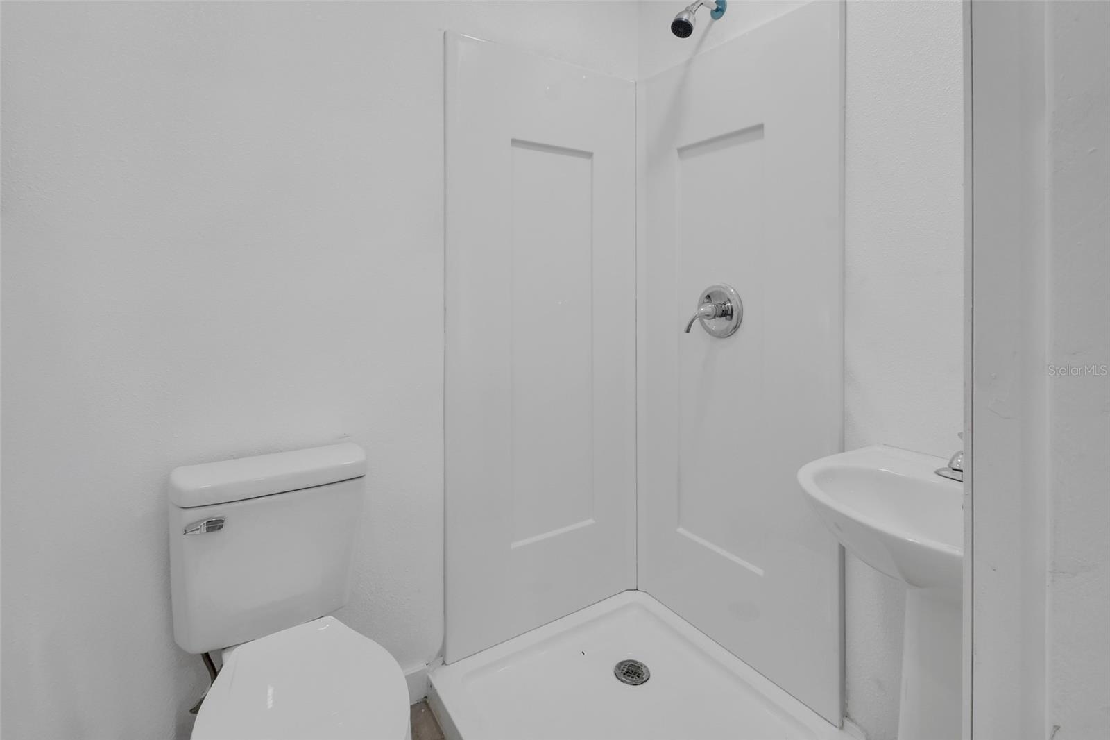 Image 29 of 40 For 2525 Vista Park Drive