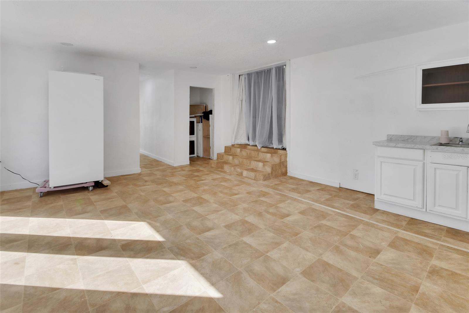 Image 35 of 40 For 2525 Vista Park Drive