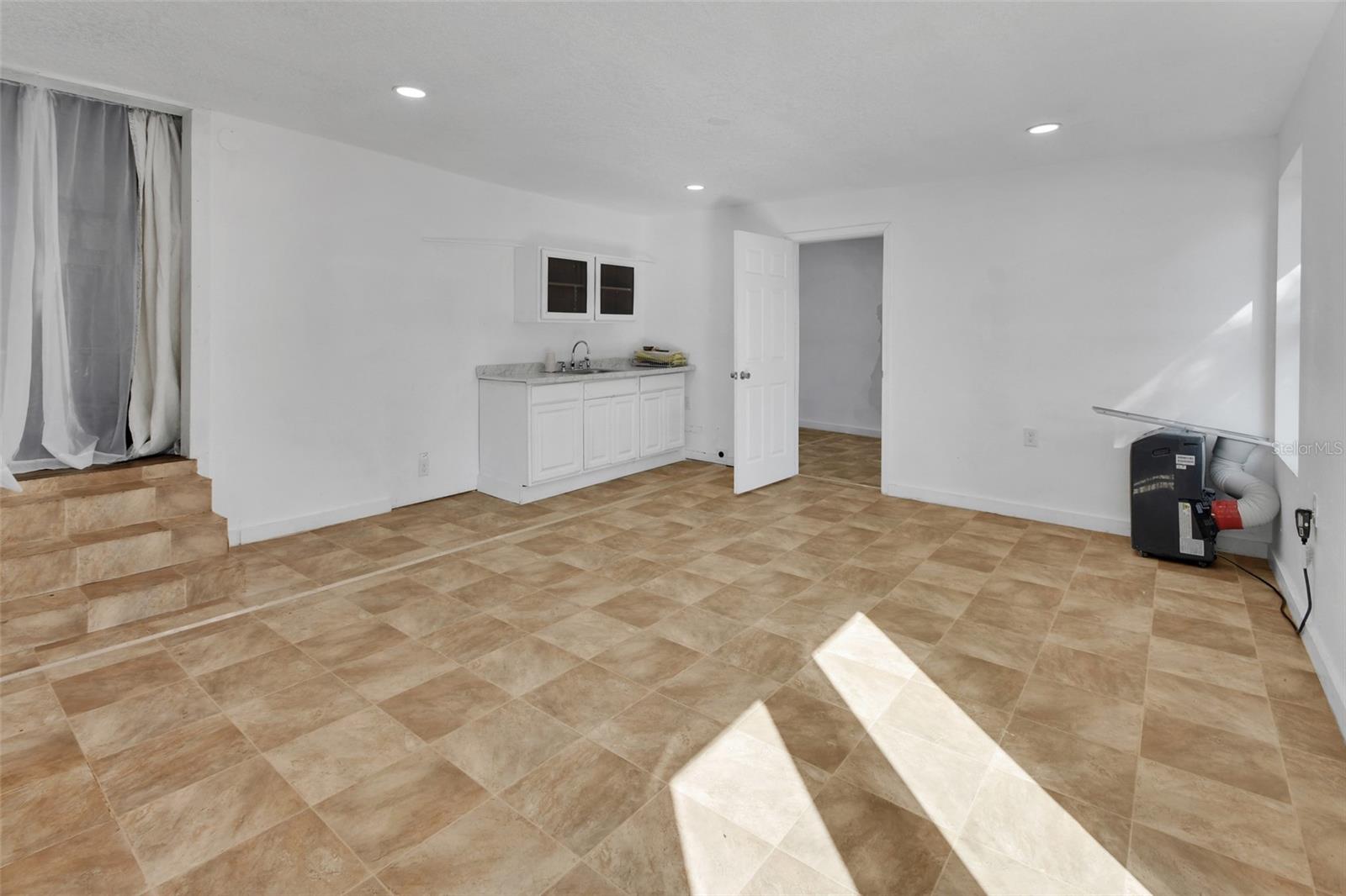 Image 38 of 40 For 2525 Vista Park Drive