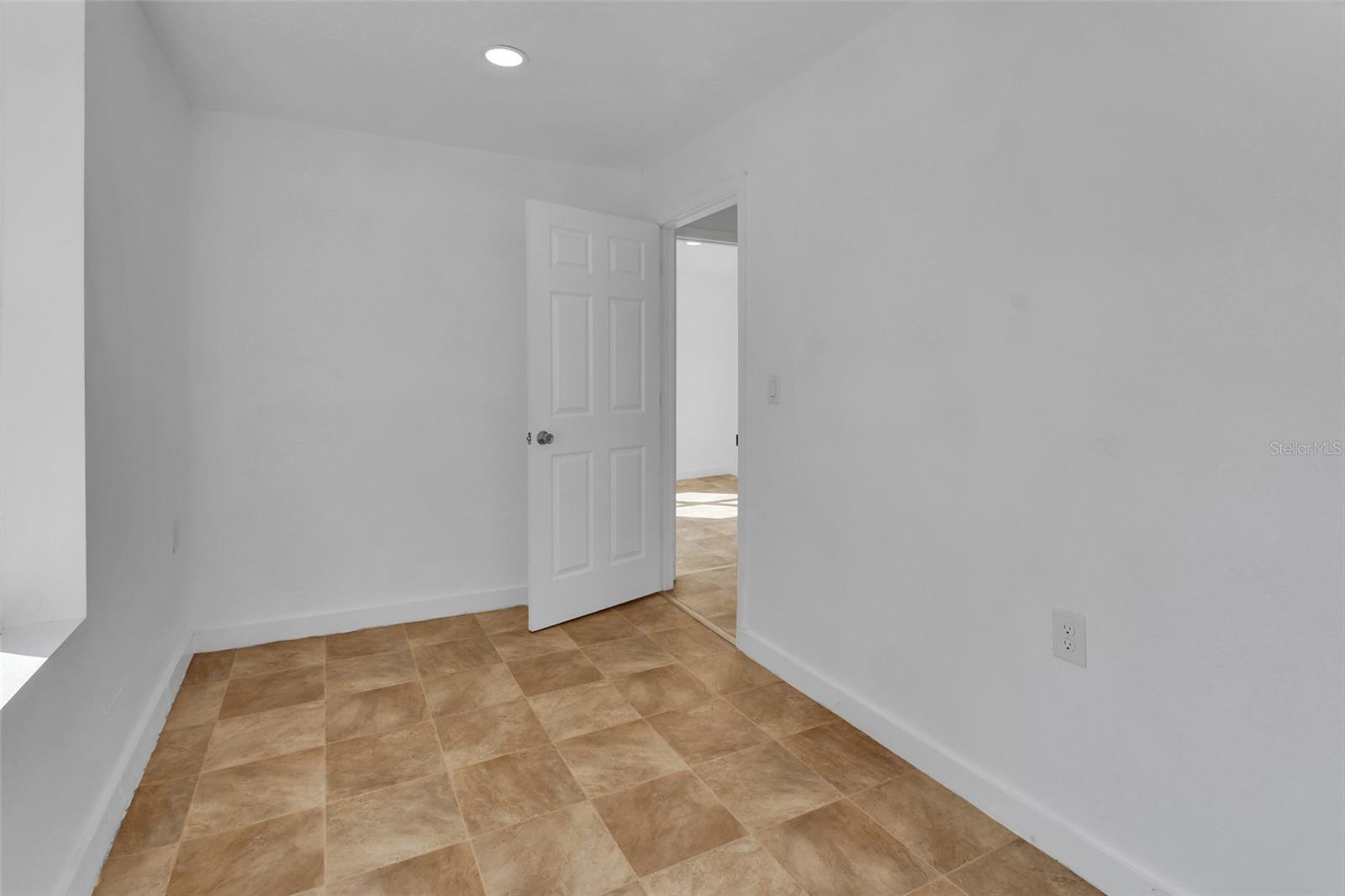 Image 39 of 40 For 2525 Vista Park Drive