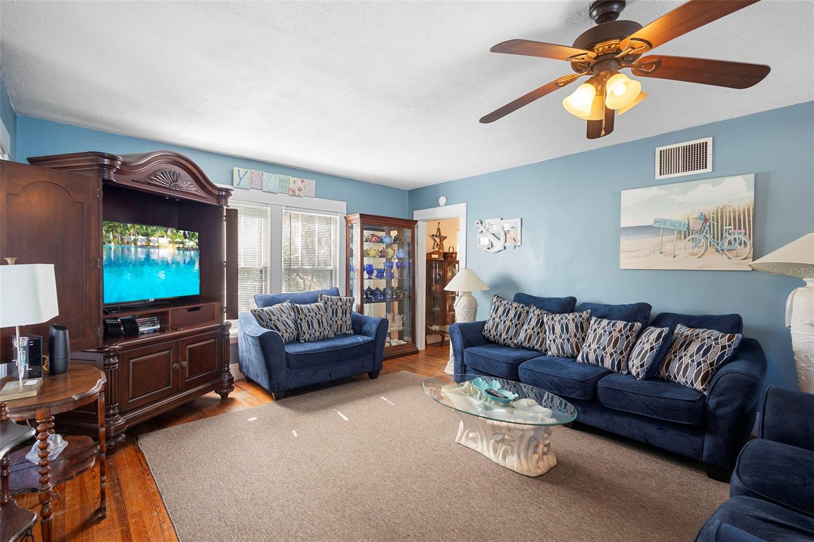 Image 15 of 43 For 529 Leavitt Avenue