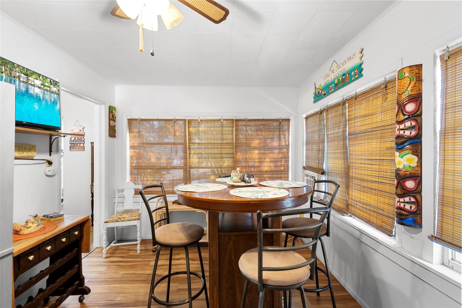 Image 25 of 43 For 529 Leavitt Avenue