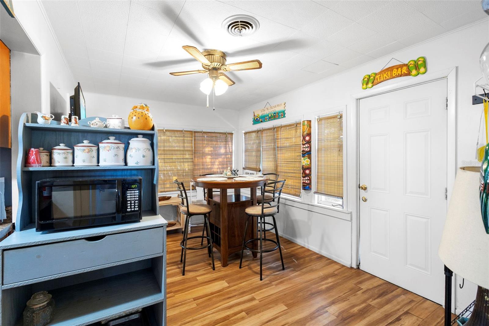 Image 27 of 43 For 529 Leavitt Avenue