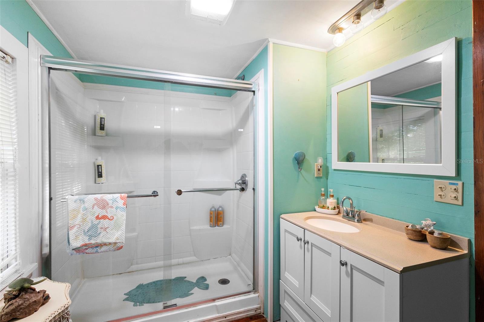 Image 39 of 43 For 529 Leavitt Avenue