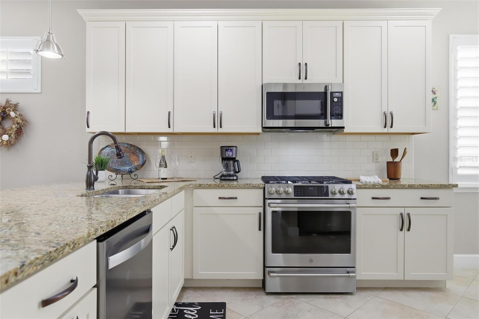 Image 16 of 37 For 1361 Hayton Avenue