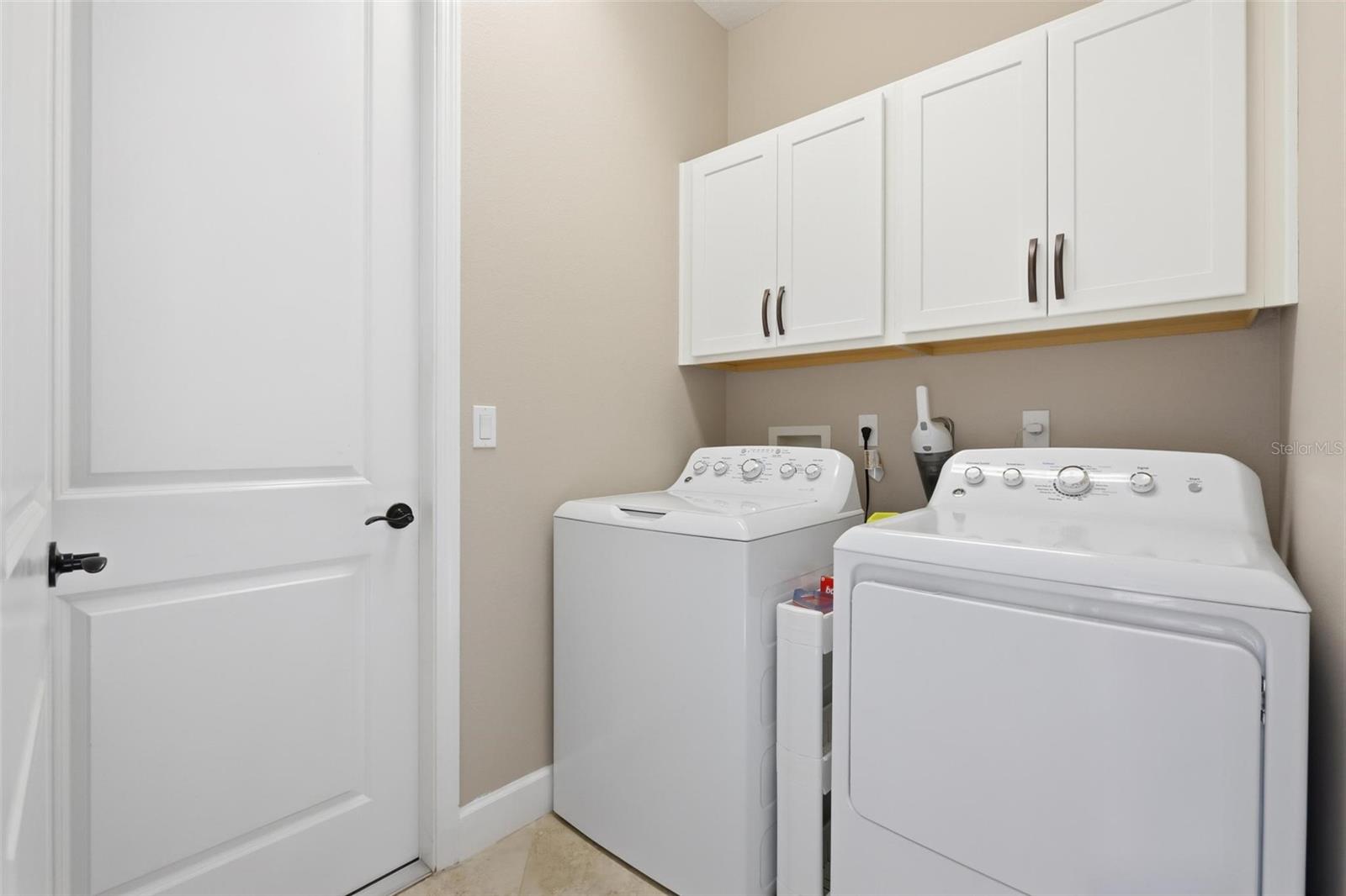 Image 32 of 37 For 1361 Hayton Avenue