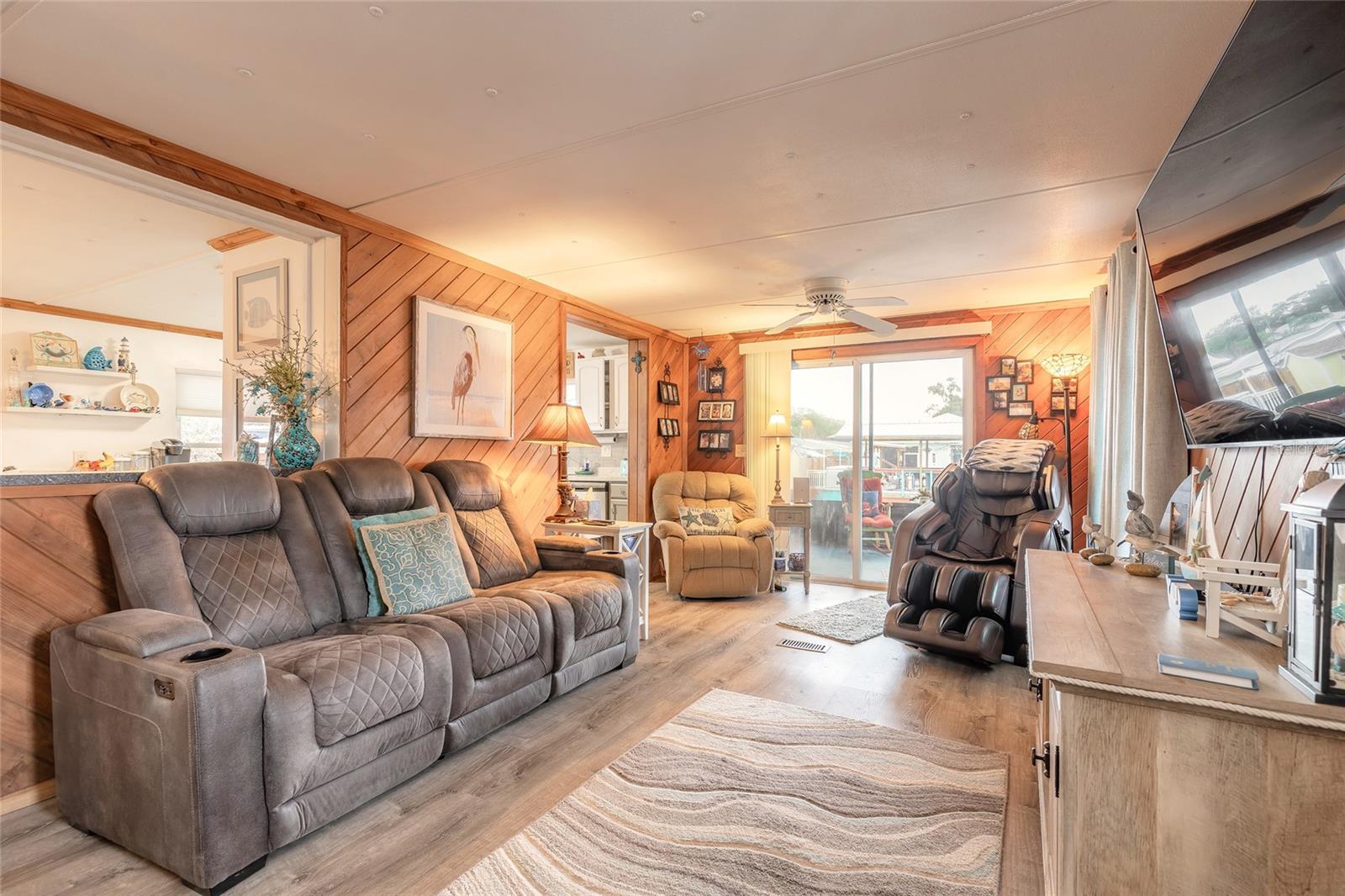 Image 44 of 67 For 191 Ariel Road