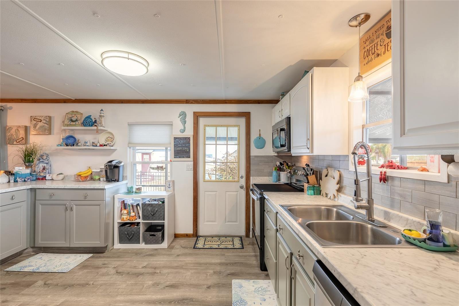 Image 47 of 67 For 191 Ariel Road