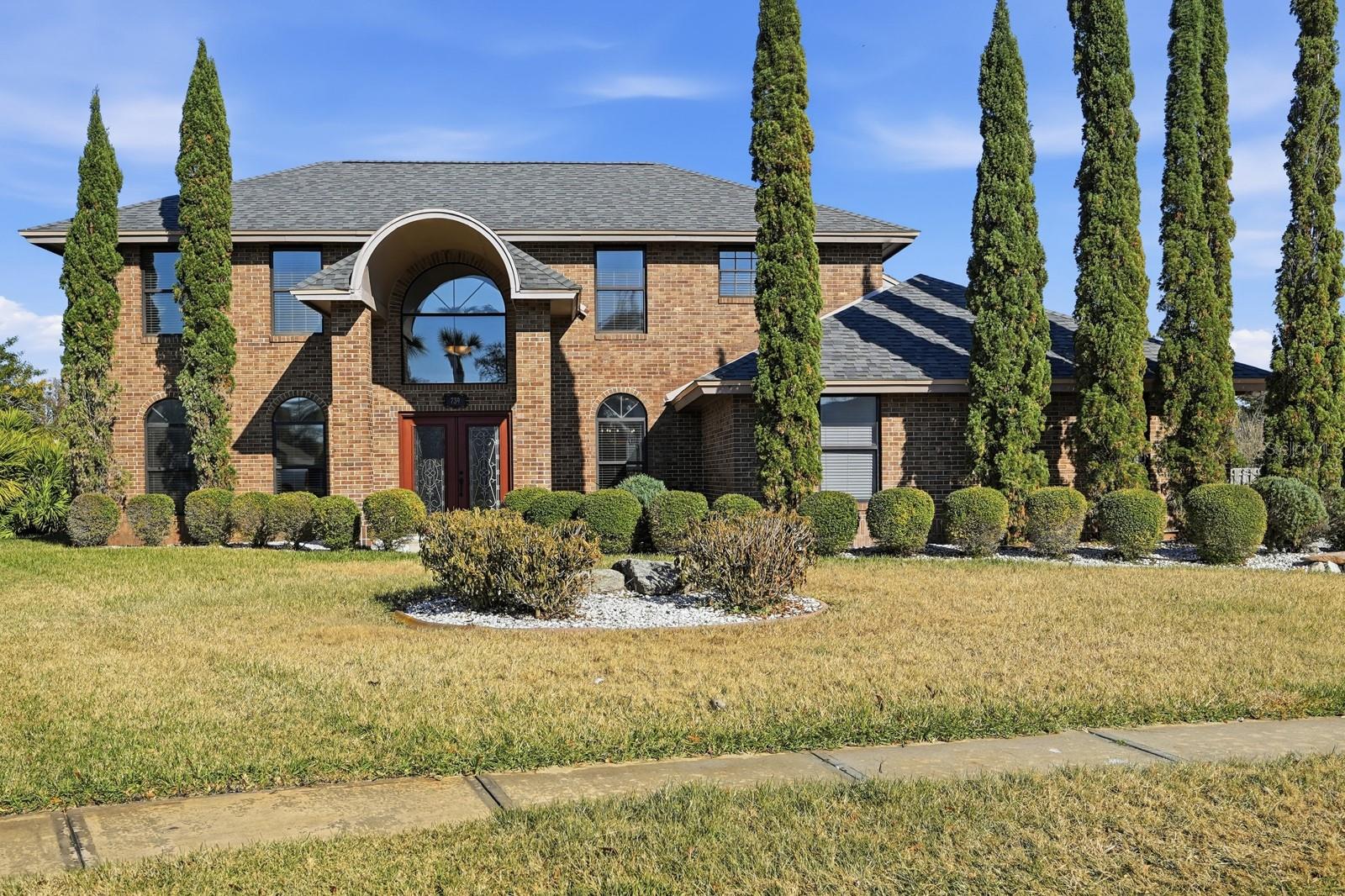 Image 2 of 68 For 739 Bay Tree Court