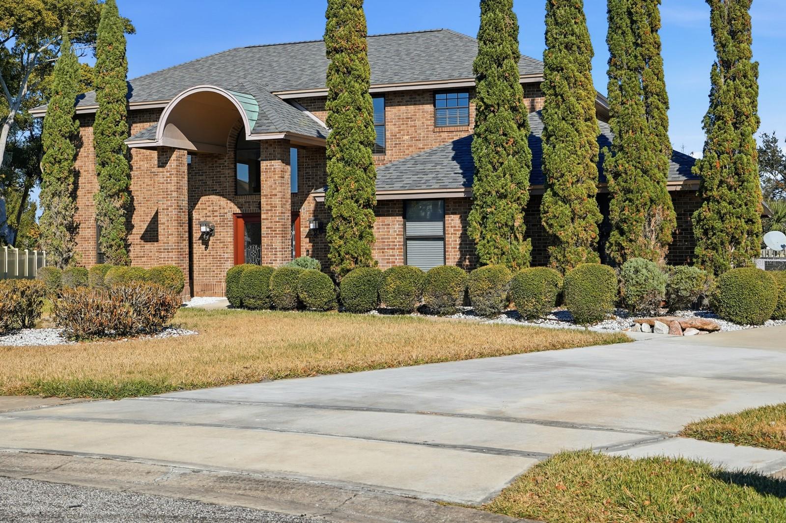 Image 3 of 68 For 739 Bay Tree Court