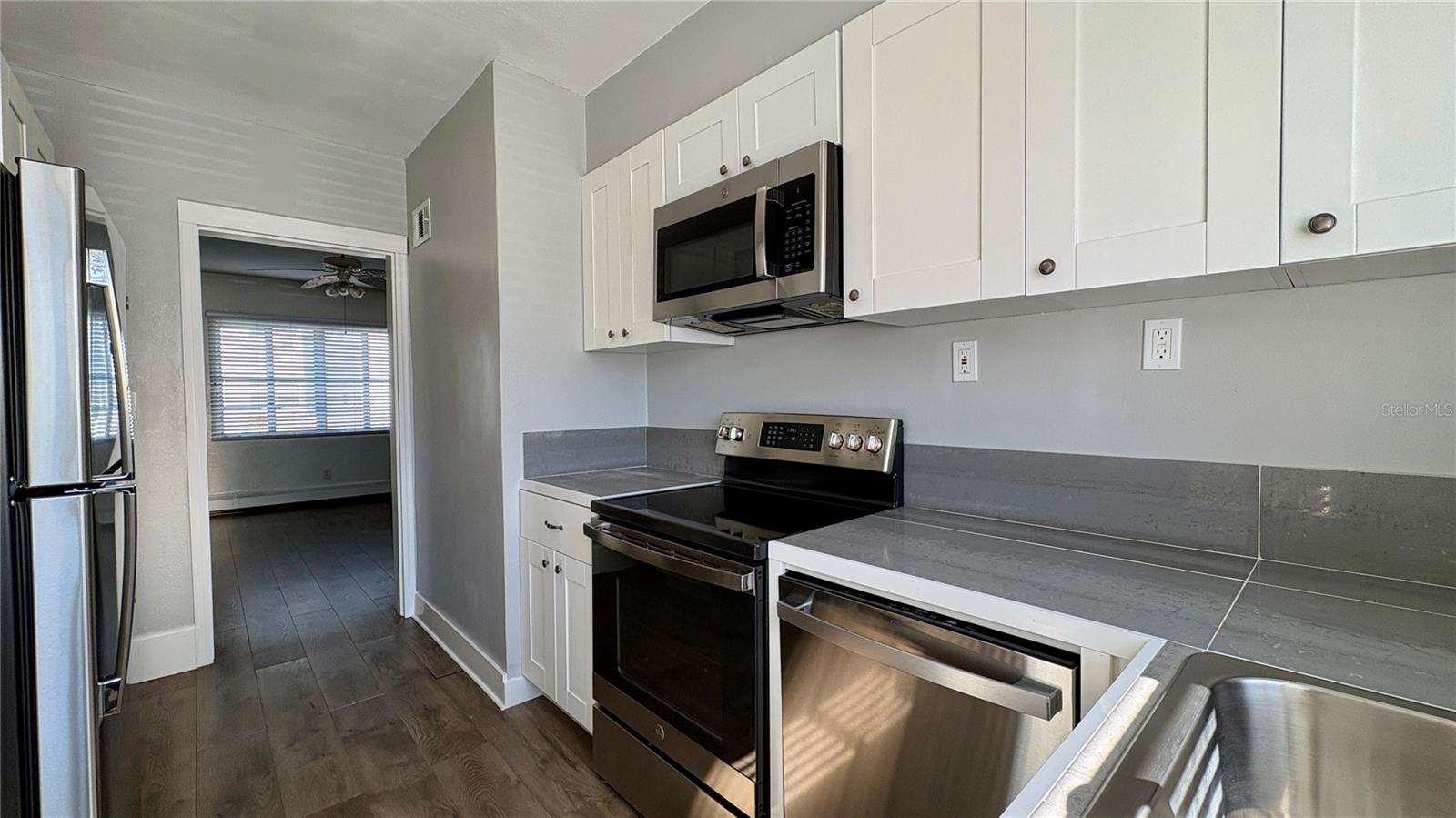 Image 4 of 22 For 500 Beach Street C1