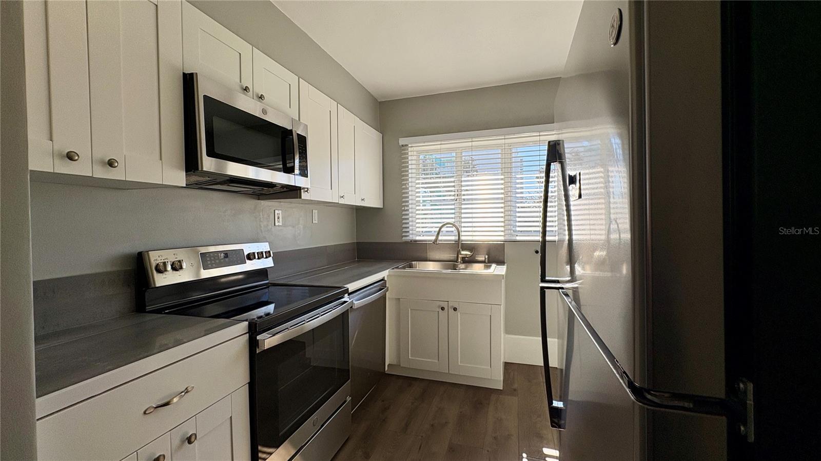 Image 6 of 22 For 500 Beach Street C1