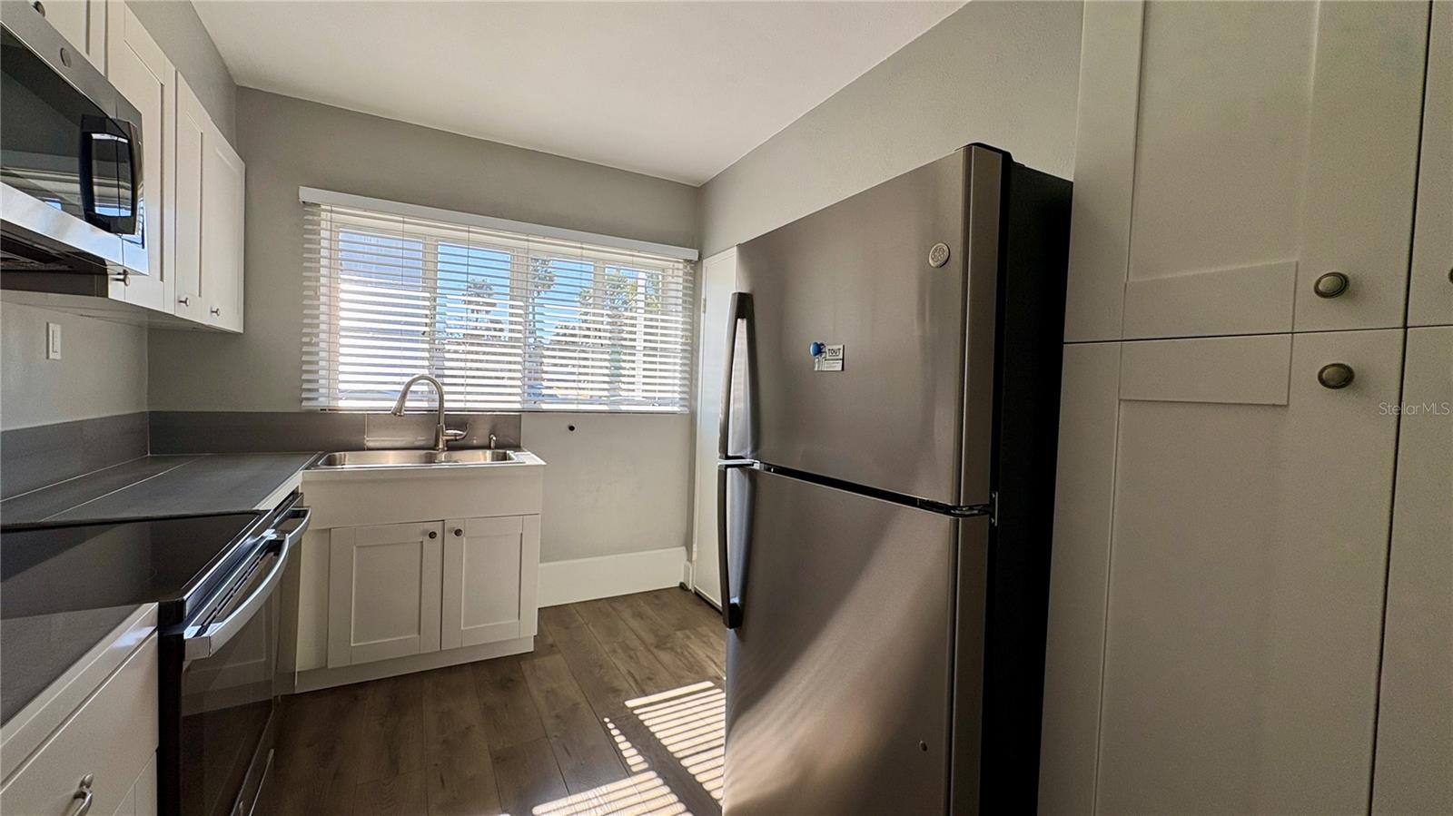 Image 7 of 22 For 500 Beach Street C1