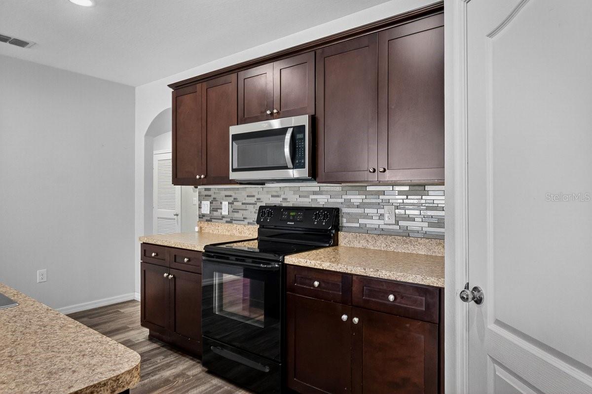 Image 16 of 49 For 430 Pink Coral Lane