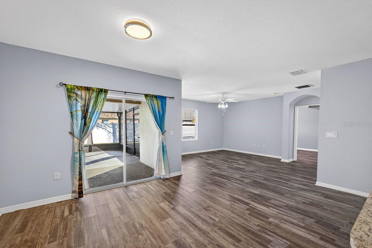 Image 19 of 49 For 430 Pink Coral Lane