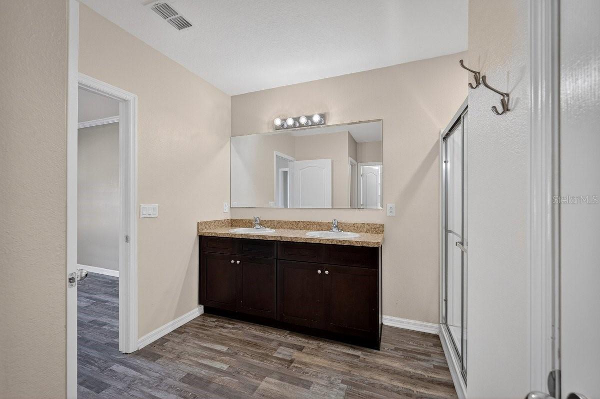 Image 31 of 49 For 430 Pink Coral Lane