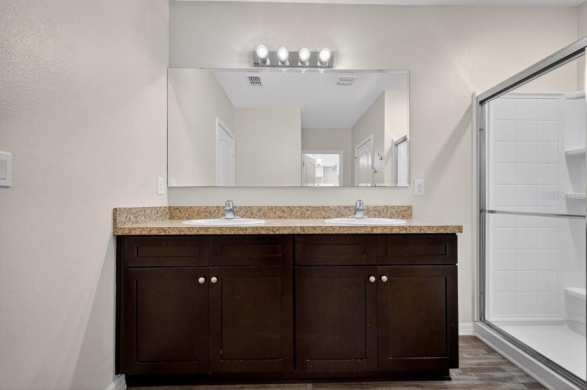 Image 32 of 49 For 430 Pink Coral Lane