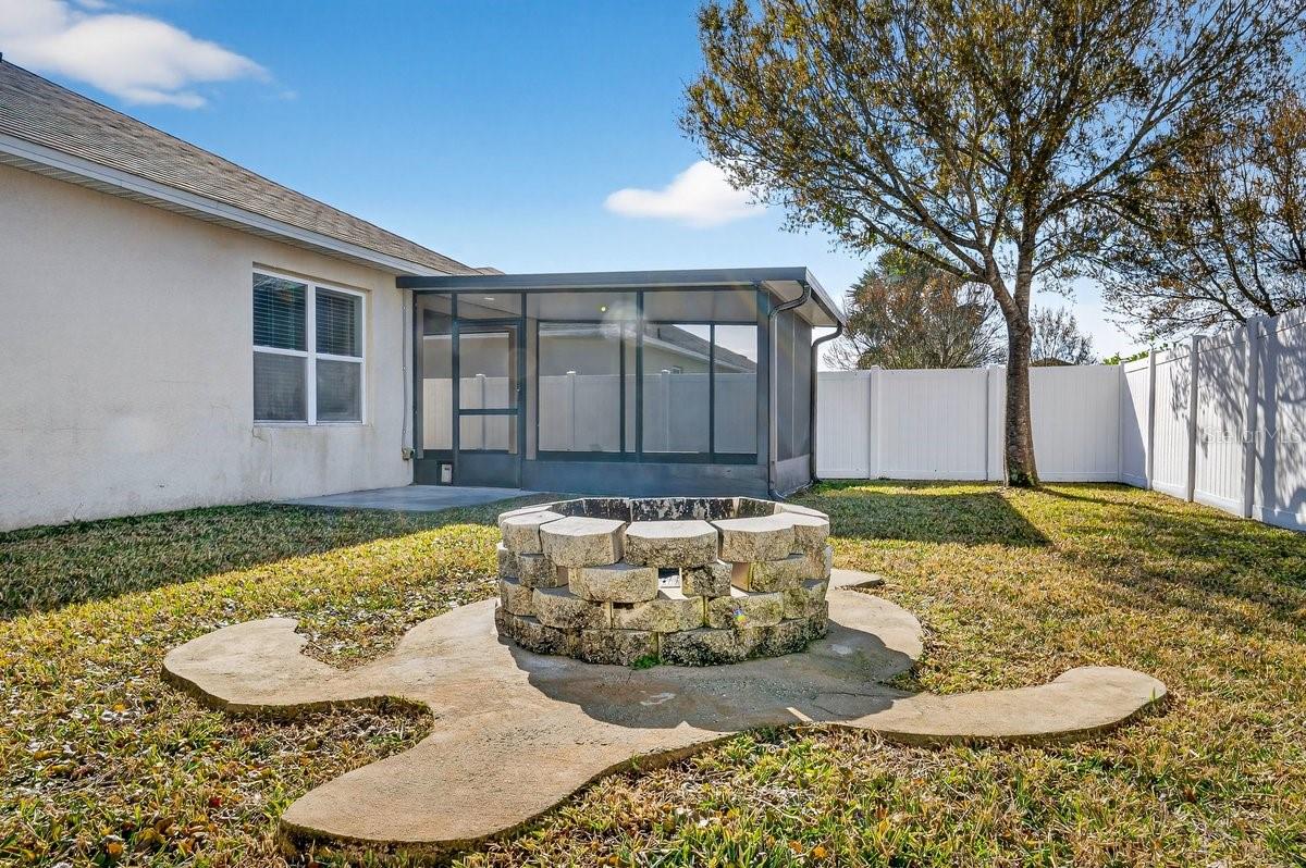 Image 6 of 49 For 430 Pink Coral Lane