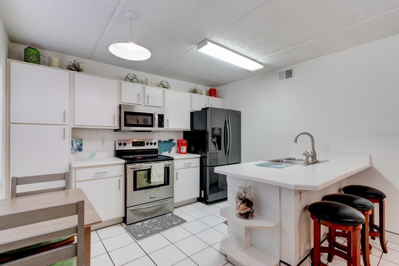 Image 4 of 25 For 1601 Big Tree Road 902