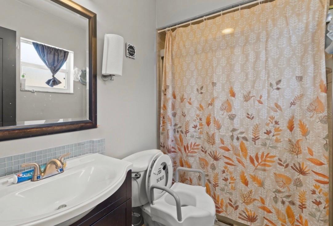 Image 18 of 29 For 1436 Golf Avenue