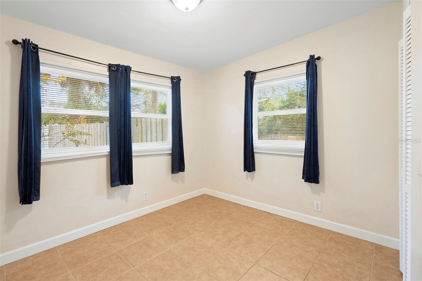 Image 20 of 38 For 617 Mimosa Terrace