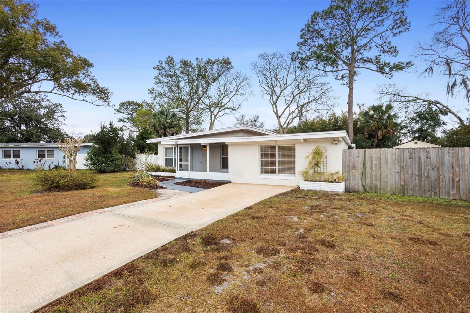 Image 3 of 38 For 617 Mimosa Terrace