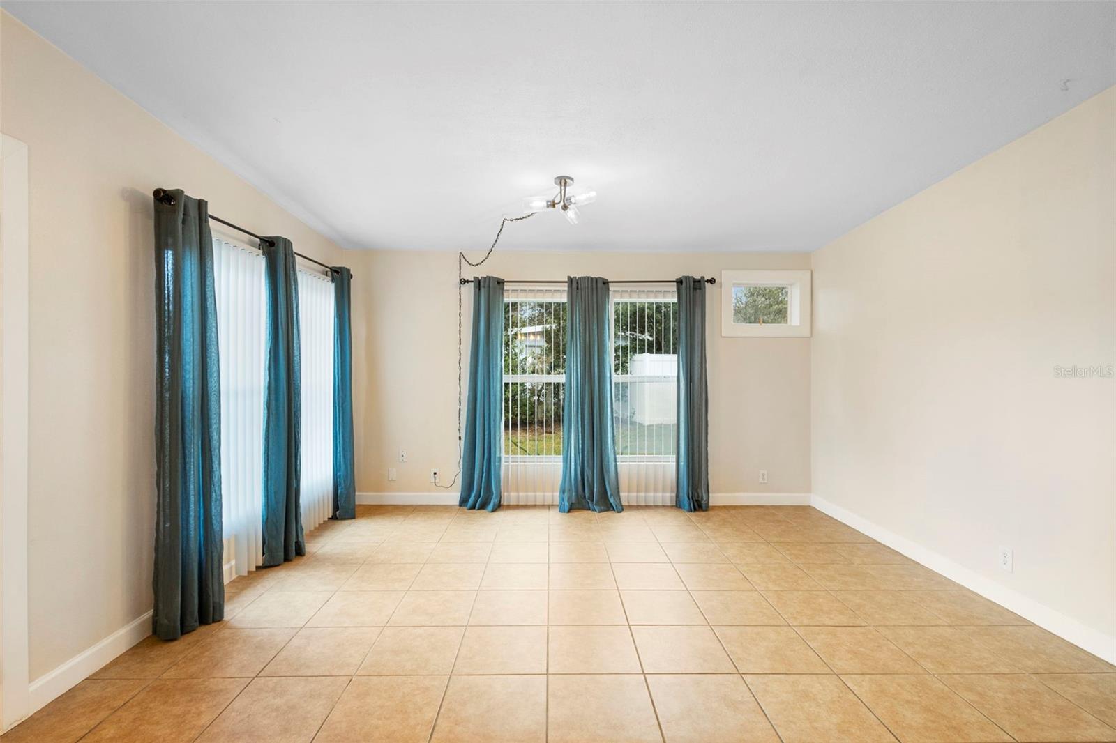 Image 7 of 38 For 617 Mimosa Terrace