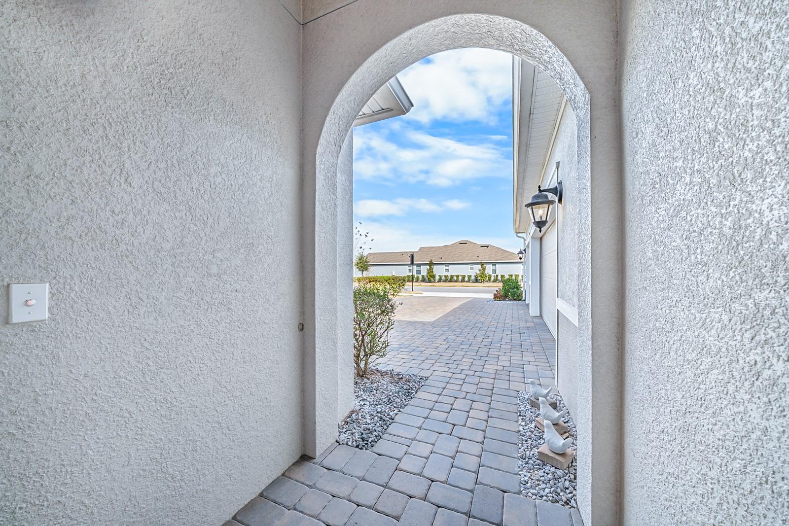 Image 5 of 65 For 1038 Victoria Hills Drive S