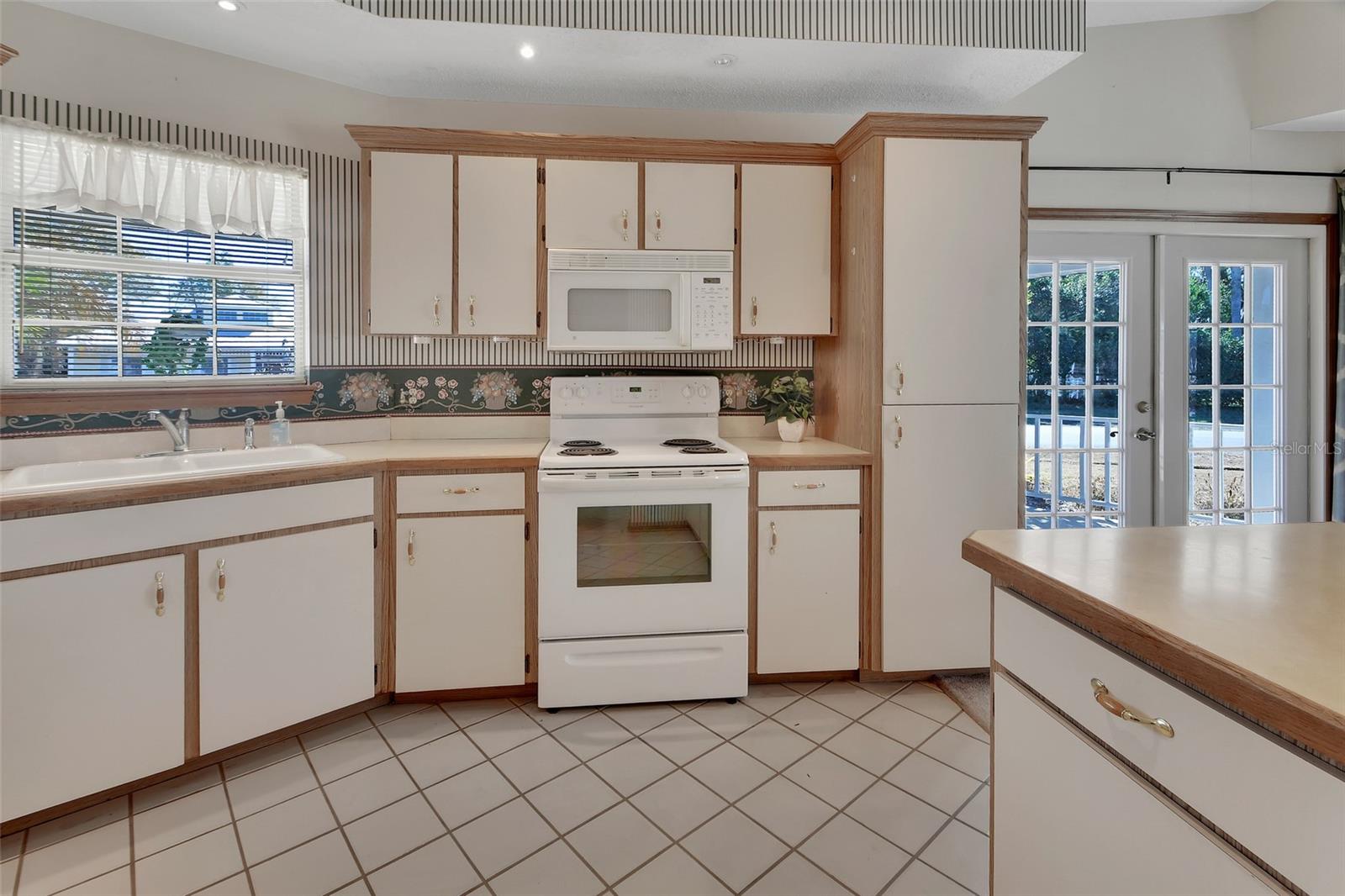 Image 10 of 29 For 1200 Village Lake Drive