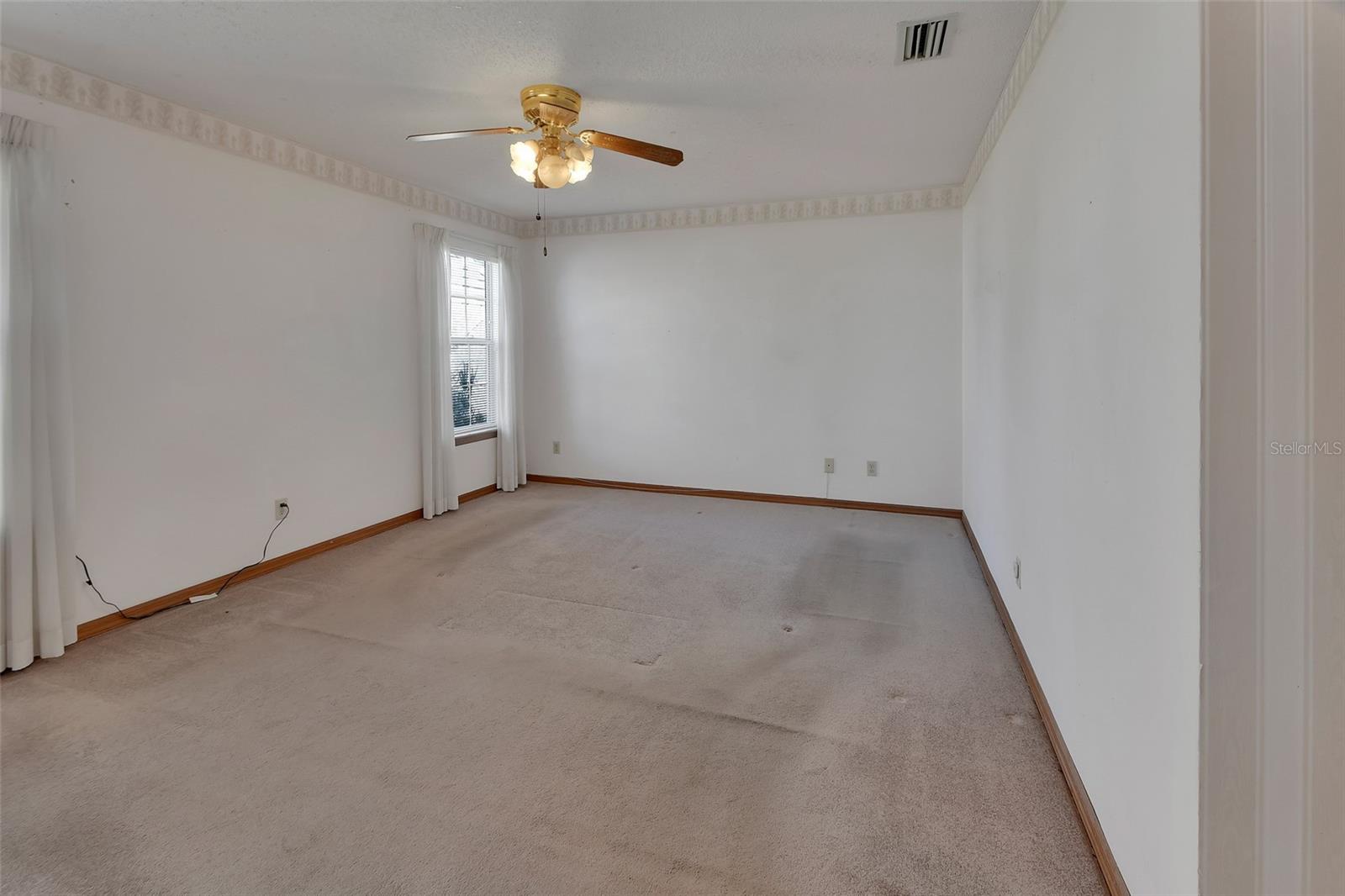 Image 12 of 29 For 1200 Village Lake Drive