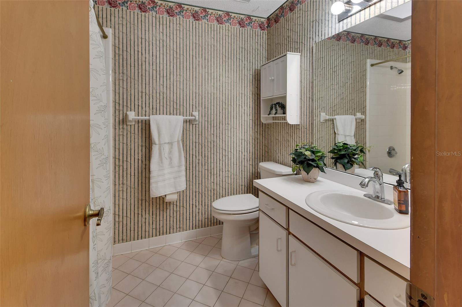 Image 20 of 29 For 1200 Village Lake Drive