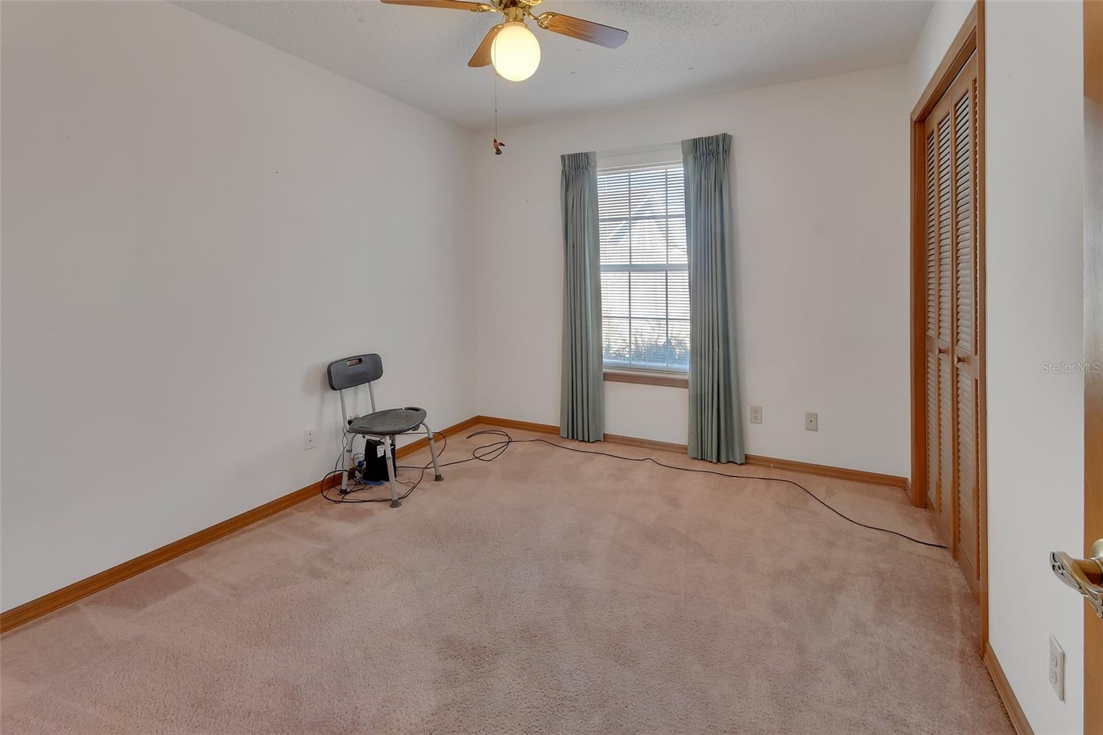 Image 21 of 29 For 1200 Village Lake Drive