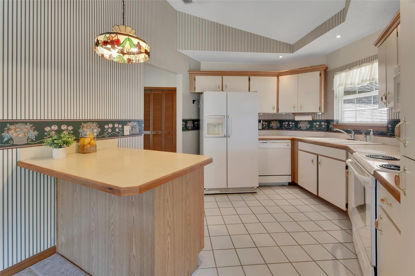 Image 8 of 29 For 1200 Village Lake Drive