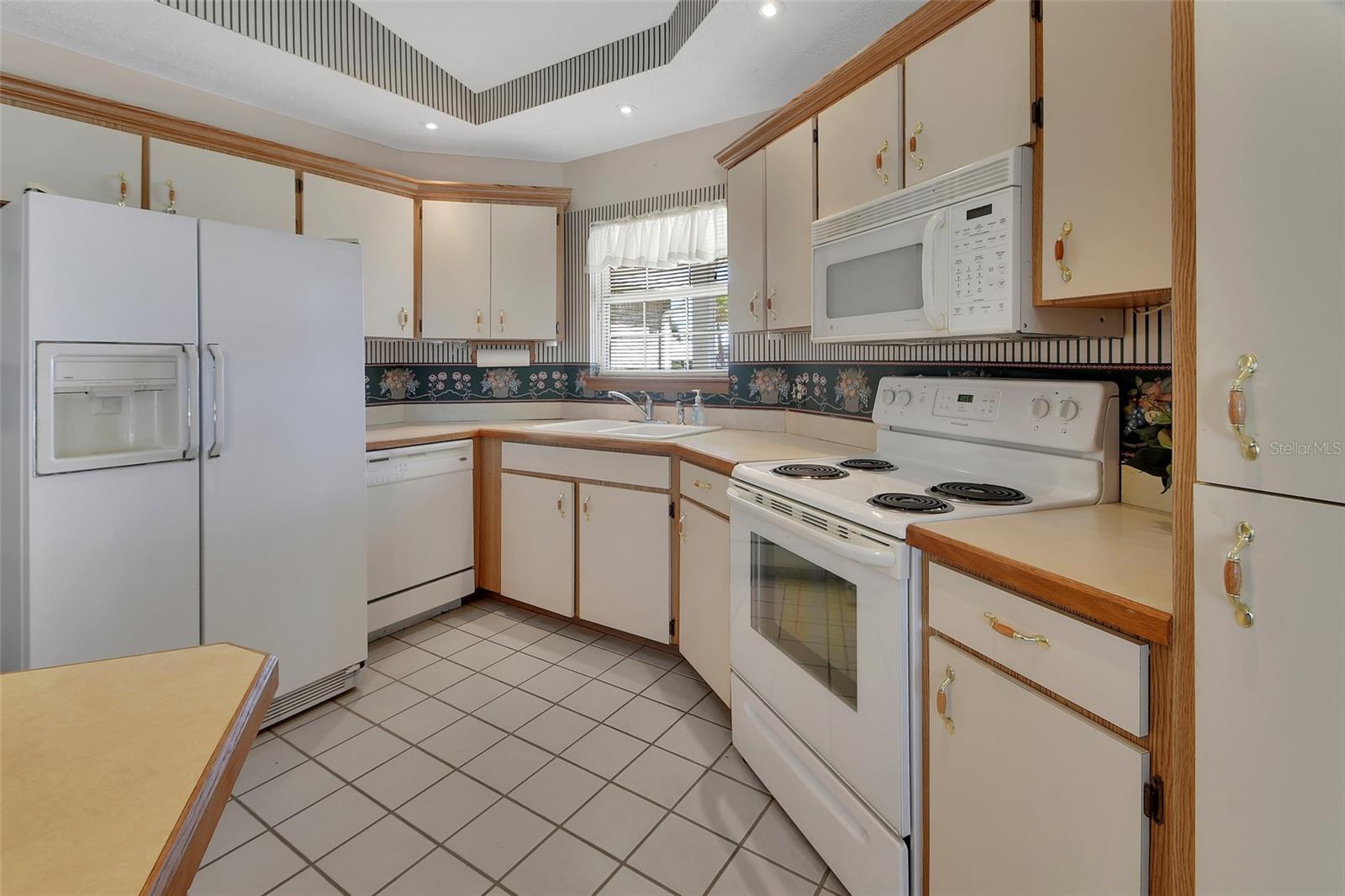 Image 9 of 29 For 1200 Village Lake Drive