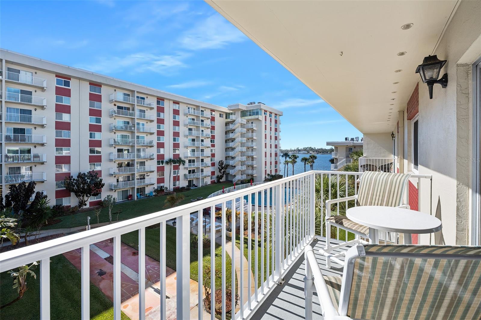 Image 18 of 44 For 2711 Halifax Avenue 478