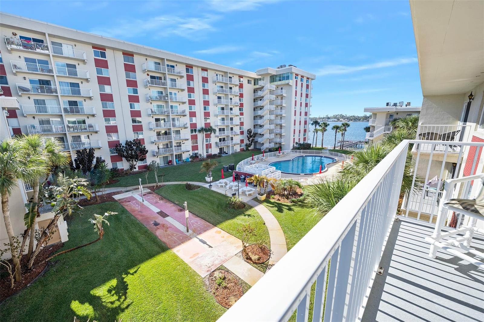 Image 20 of 44 For 2711 Halifax Avenue 478