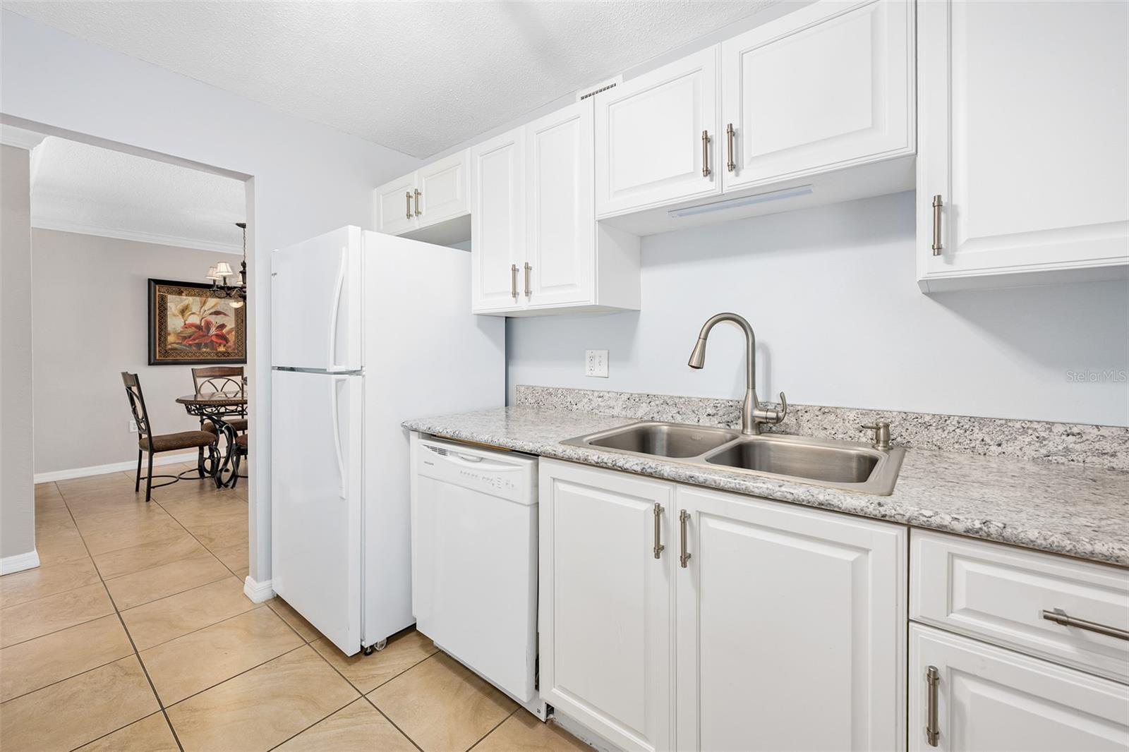 Image 5 of 44 For 2711 Halifax Avenue 478