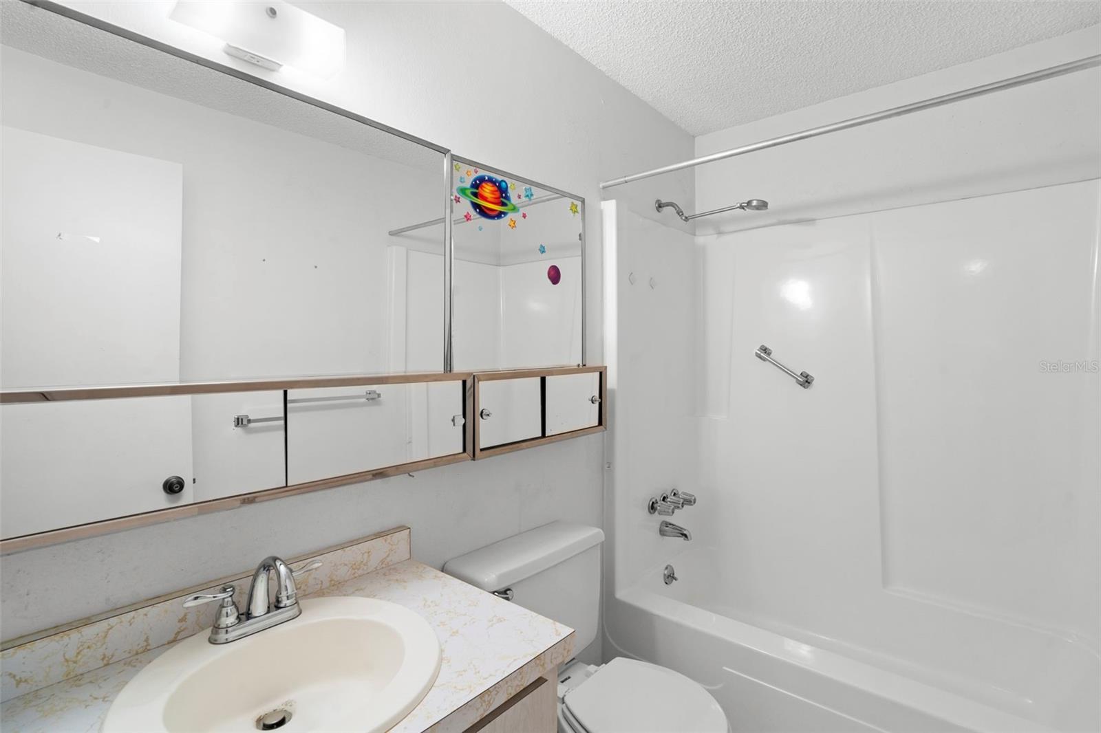 Image 25 of 40 For 42 Villa Villar Court 420