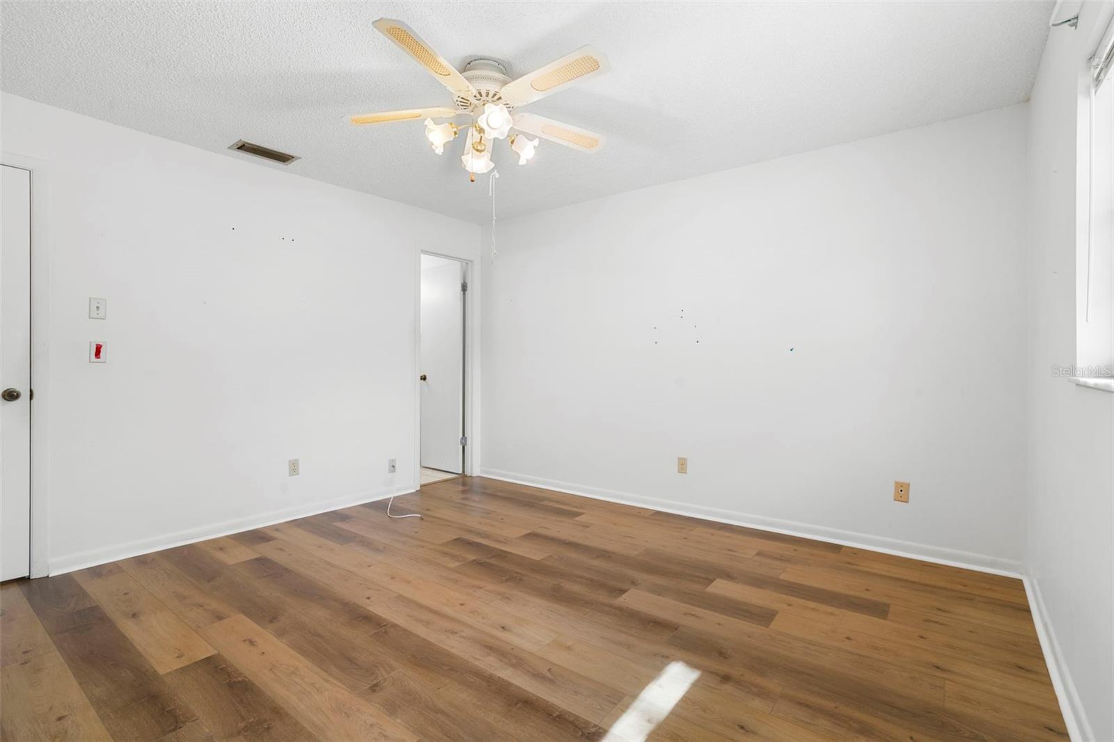 Image 32 of 40 For 42 Villa Villar Court 420