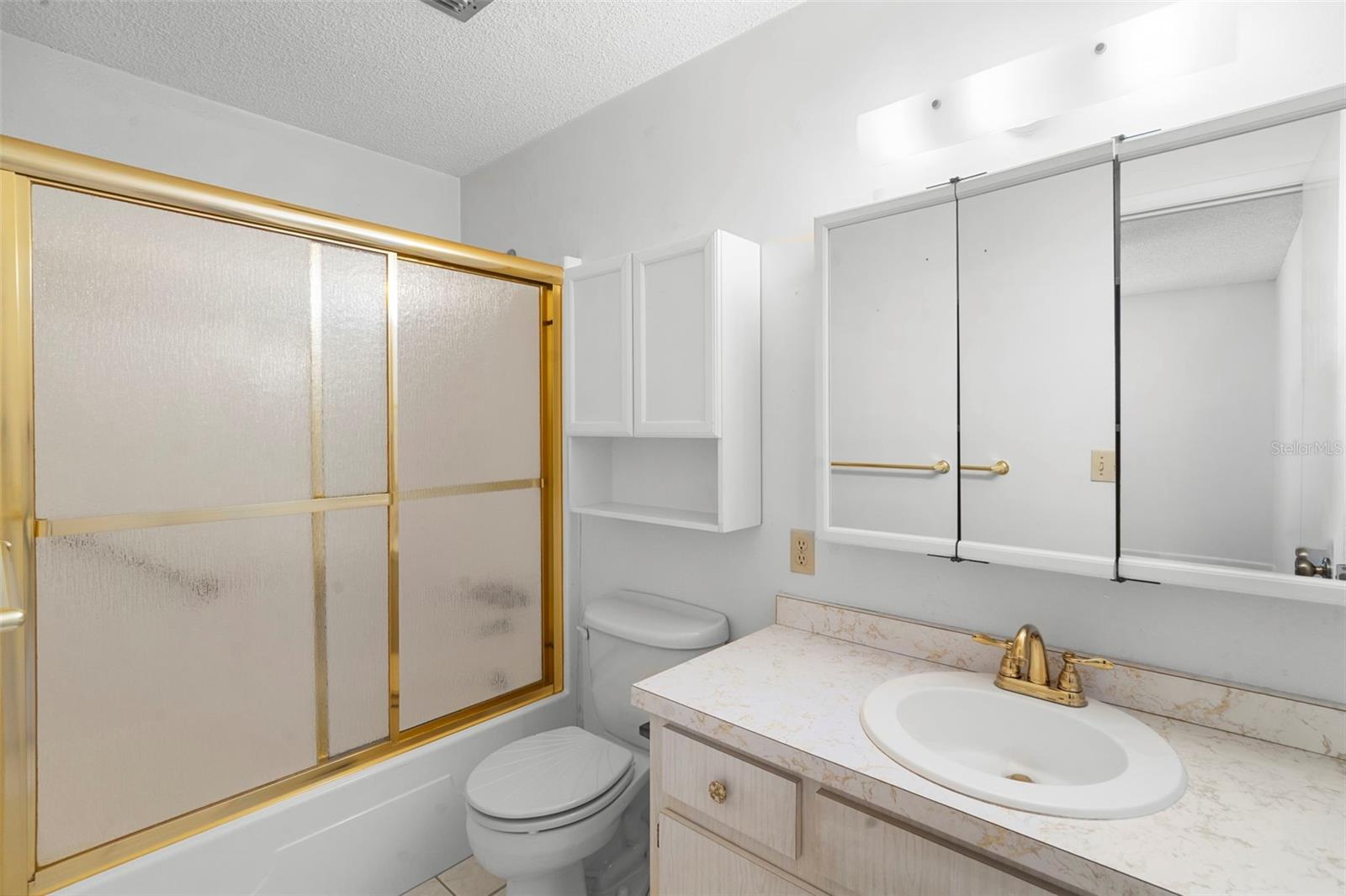 Image 34 of 40 For 42 Villa Villar Court 420